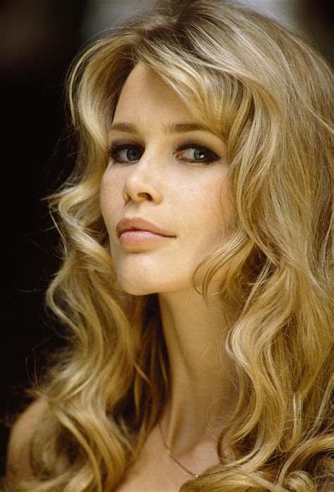 Claudia Schiffer .